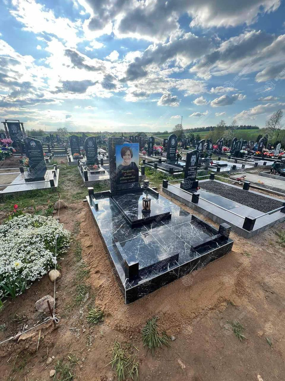памятник с-2