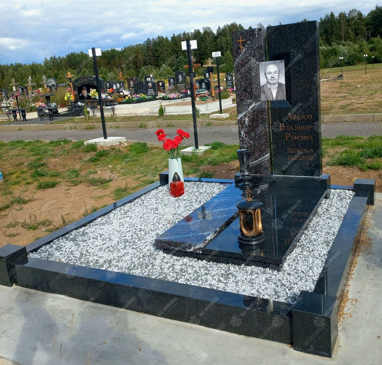 гранитное надгробие ВМ-25